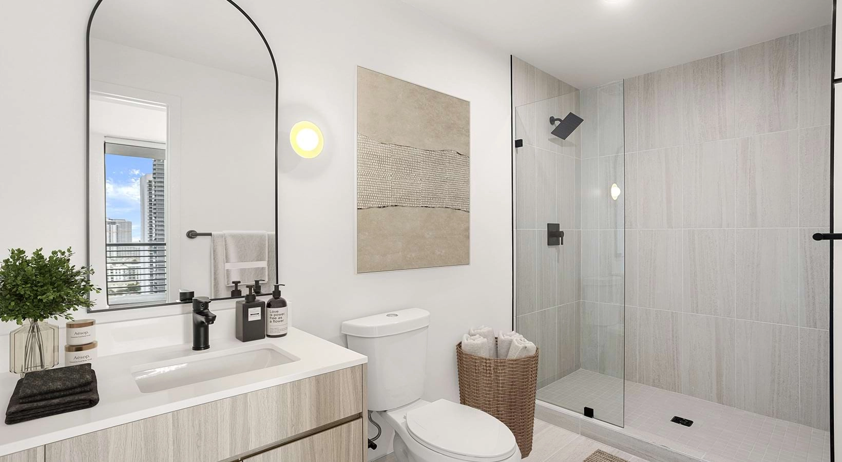 Shower Surrounds / Pans