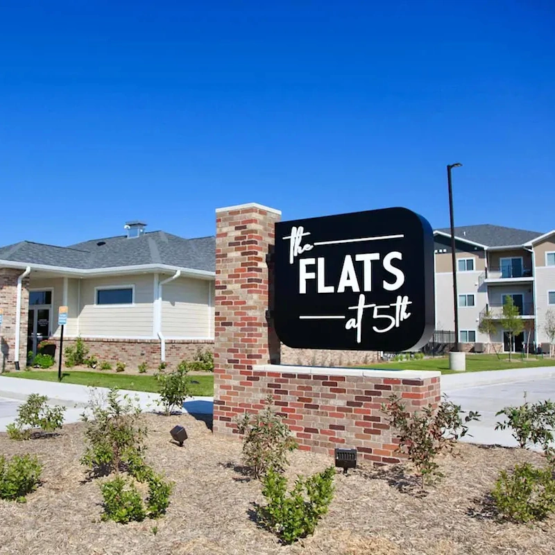 FLATS ON 5TH